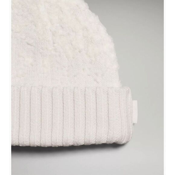 Lululemon Women's Ombre Knit Textured Beanie m8 - Picture 3 of 7
